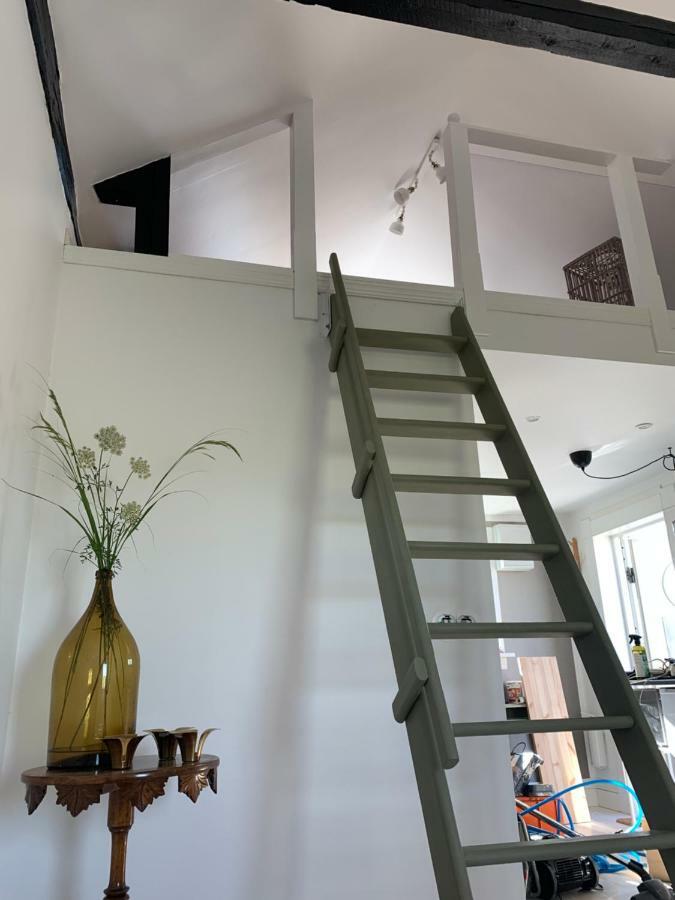 Station Bed And Kitchen Guesthouse Варбери Екстериор снимка