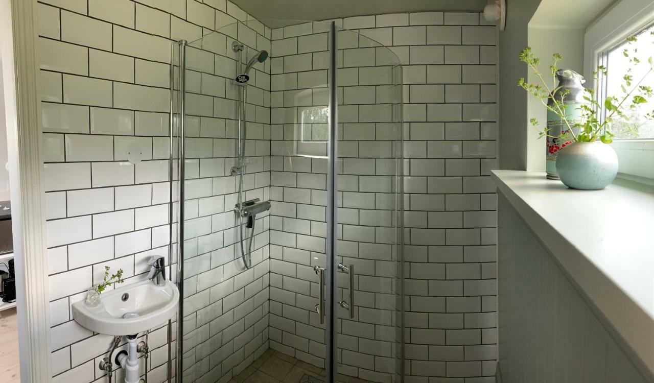 Station Bed And Kitchen Guesthouse Варбери Екстериор снимка