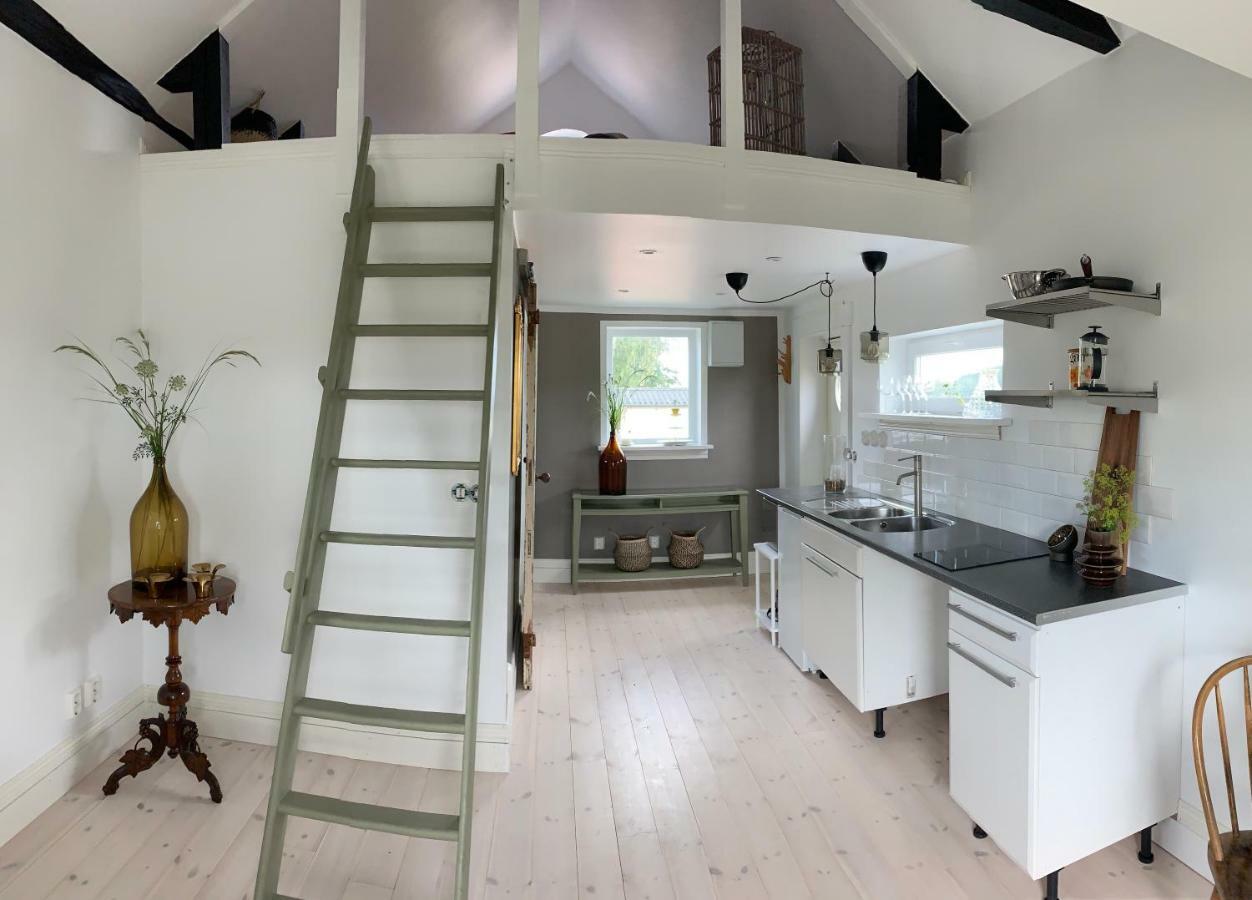 Station Bed And Kitchen Guesthouse Варбери Екстериор снимка